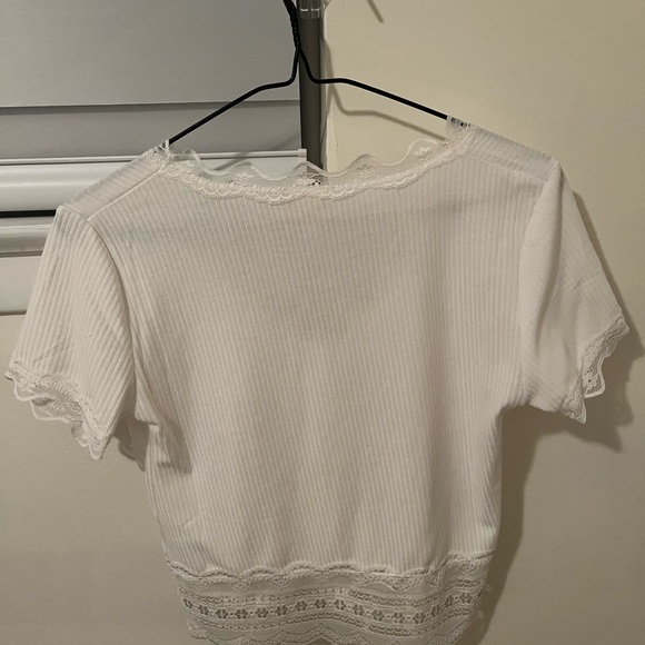 White Ribbed Buttoned Blouse - Picture 2 of 2